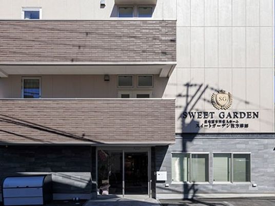 建物正面の外観  