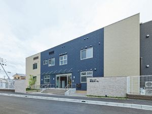 新築そうな建物の外観