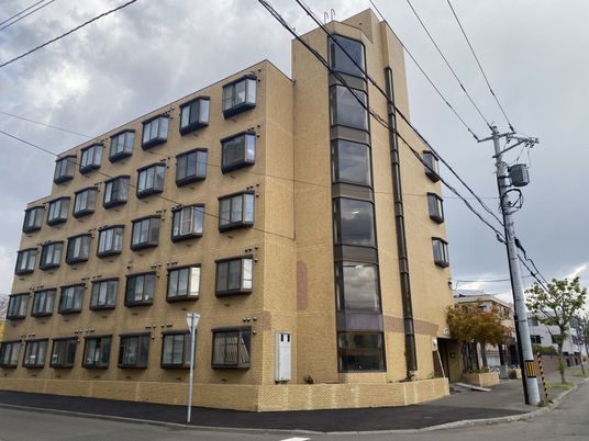 独特な外観の建物