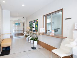 清潔感のある受付エリア