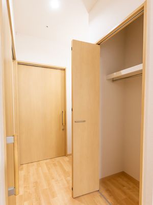 洋室のクローゼット付き
