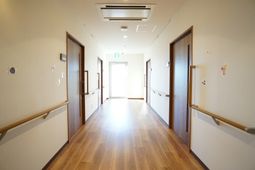 明るい廊下の様子