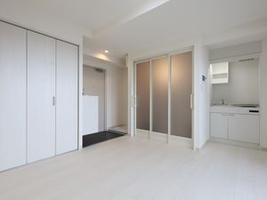 明るく広々とした居室