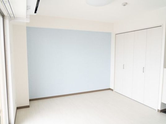 広々とした洋室