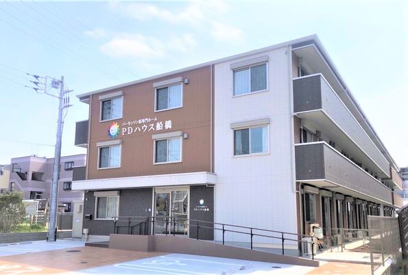 3階建ての建物外観