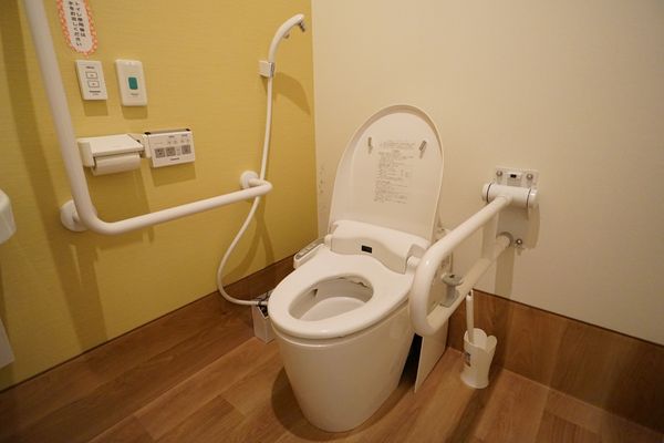 バリアフリーのトイレ設備