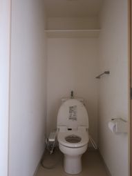 トイレ部屋全景