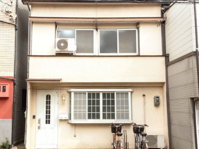 シンプルな外観 外観 清潔感のあるシンプルな構造が、親しみやすさを感じさせます。働く環境が整っています。