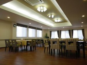 自然光が入る食堂