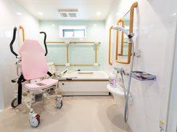 バリアフリーの浴室設備