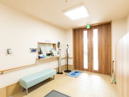 明るいエントランスの様子