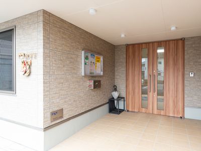 エントランスの明るい空間