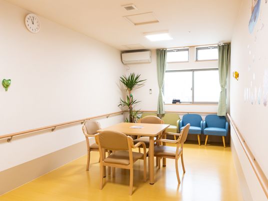 共用スペースの居心地良い角部屋