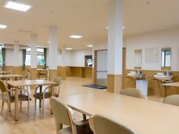 明るいダイニングスペース