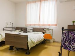 快適なベッドが並ぶ居室