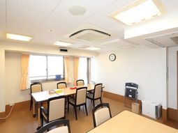 多目的室の明るい空間