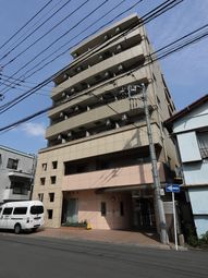 多階層の建物外観