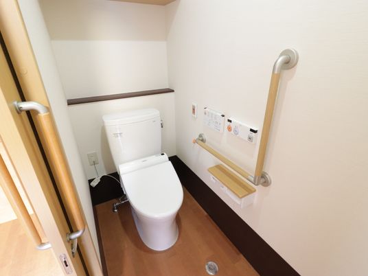 バリアフリーのトイレ設備
