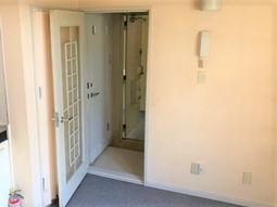 明るい廊下の一角