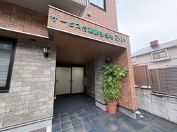 サービス付き高齢者住宅の入口  