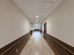 手すり付き廊下