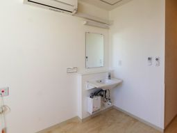 洗面台が設置された部屋
