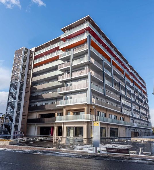 多階層の現代的外観