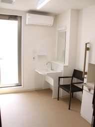 居室の明るい洗面台