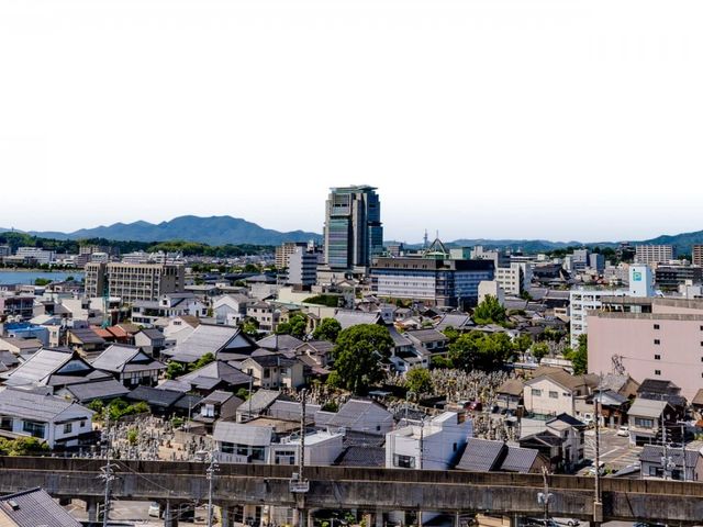 広い展望の景観 外観 高層階からの広々とした景色を眺めながら、リラックスできる環境が整っています。