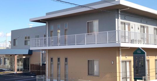 親しみやすい建物の外観
