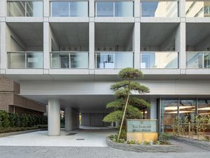 外観エントランス  