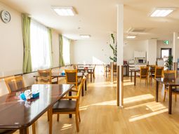 明るいダイニングスペース