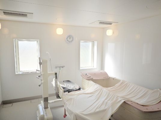 ケア用ベッドのある部屋