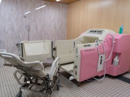 モダンな浴室設備