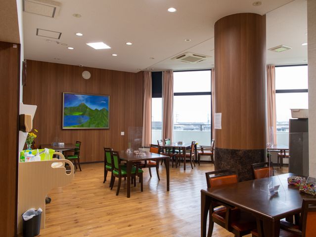 温かみのある食堂空間