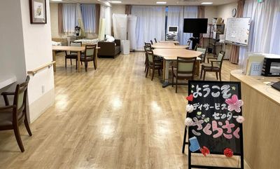 掲示物のある共用スペース