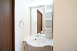 清潔感あふれる洗面台