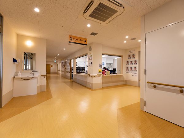 廊下とカウンター