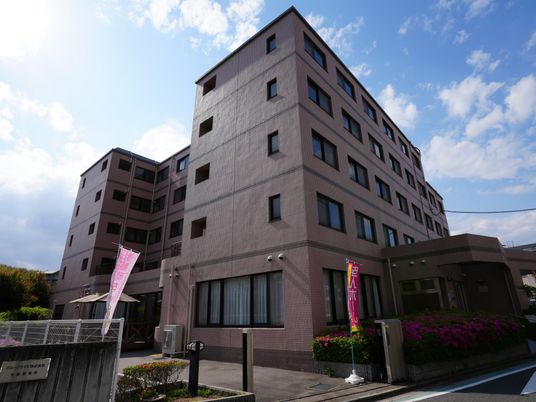 手厚いケアを実践する施設の外観
