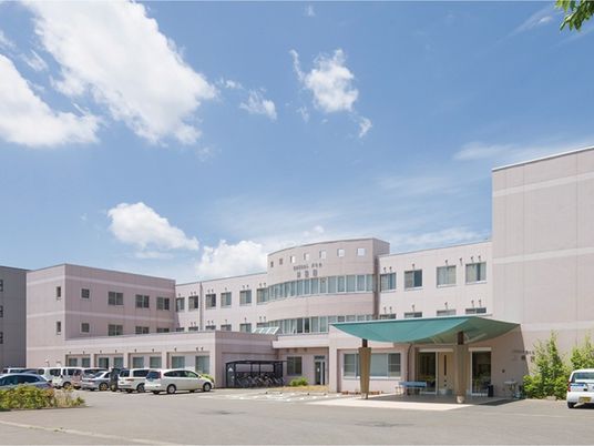 明るい建物外観  