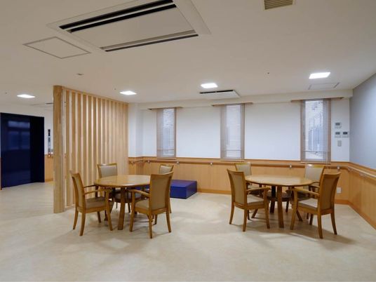 明るい食堂  