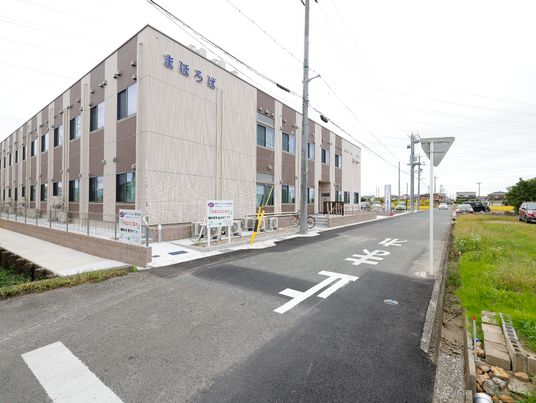 多機能の建物外観