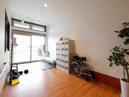 明るいエントランスホール