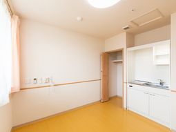 明るい居室の一角
