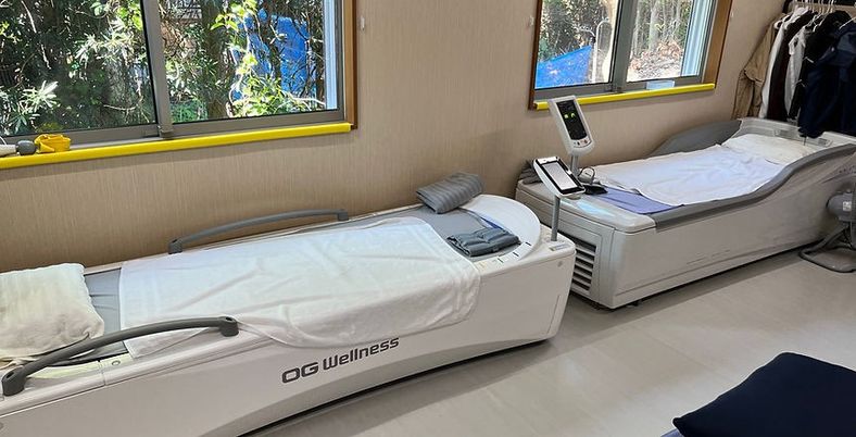 窓から光が入る機能訓練室