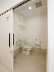 バリアフリー対応のトイレ