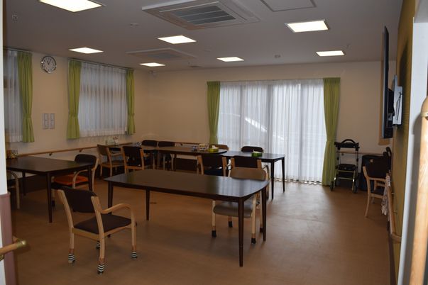 清潔なダイニングの仕事