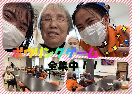 楽しげな様子の集会室
