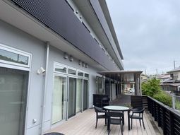 屋外テラスの風景