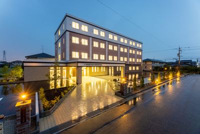 夜景に映える建物